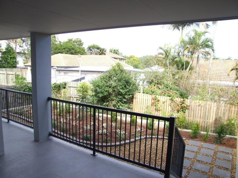 1/15 Rolle Street, Holland Park West QLD 4121