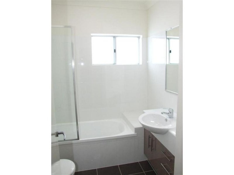 1/15 Rolle Street, Holland Park West QLD 4121