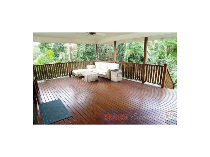 37 Carnelian Street, Holland Park QLD 4121