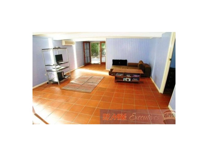 37 Carnelian Street, Holland Park QLD 4121