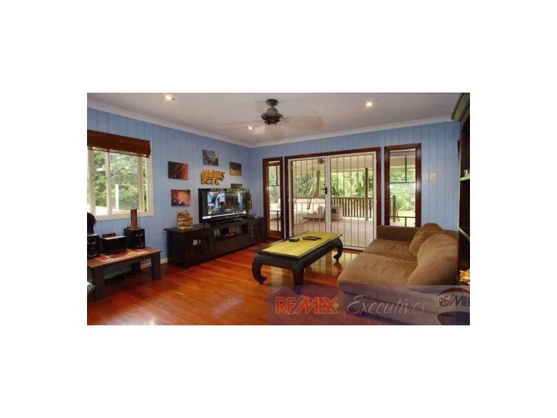 37 Carnelian Street, Holland Park QLD 4121