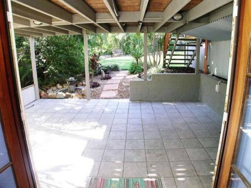 37 Carnelian Street, Holland Park QLD 4121
