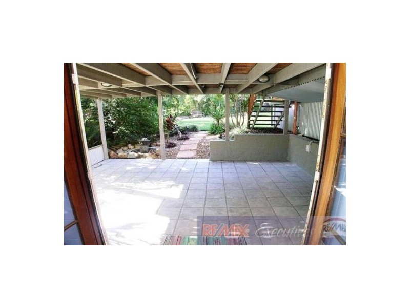 37 Carnelian Street, Holland Park QLD 4121