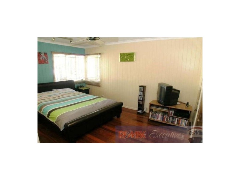 37 Carnelian Street, Holland Park QLD 4121