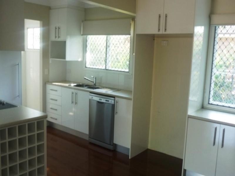 18 Chater Street, Carina QLD 4152