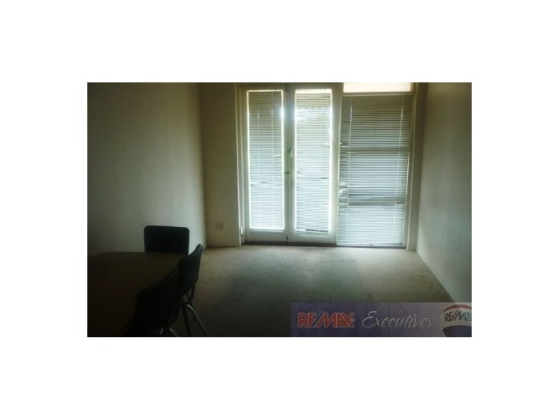 4/1127 Logan Road, Holland Park QLD 4121