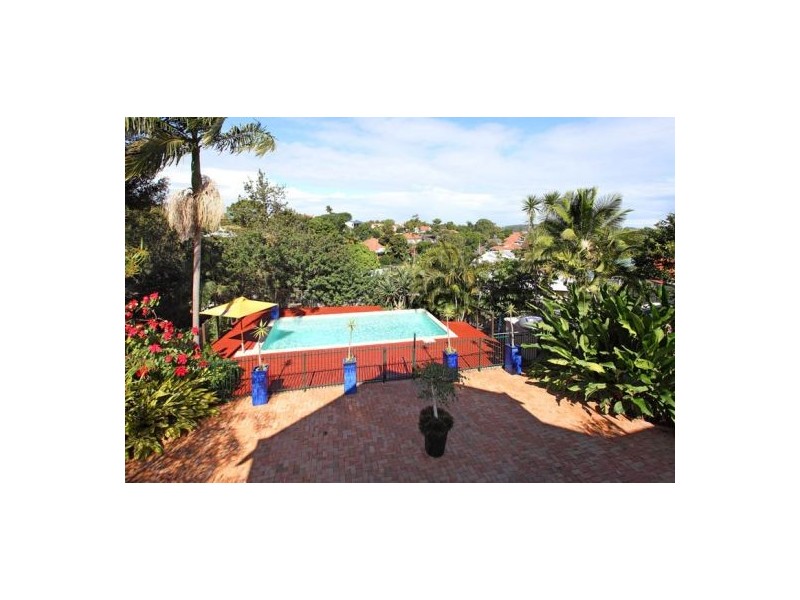 545 Cavendish Rd, Coorparoo QLD 4151