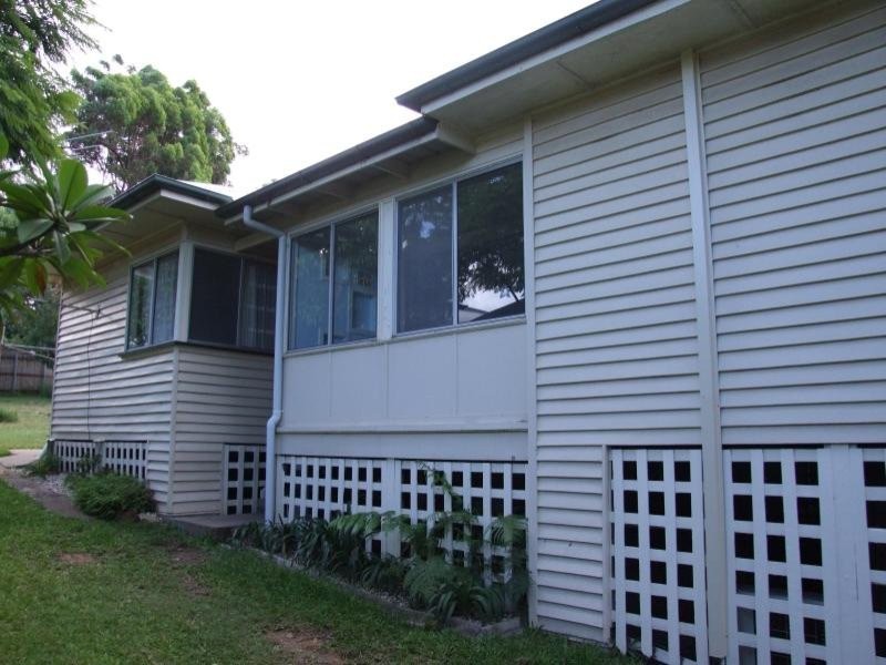 147 Sirius St, Coorparoo QLD 4151