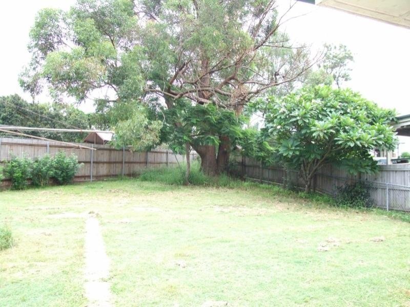 147 Sirius St, Coorparoo QLD 4151