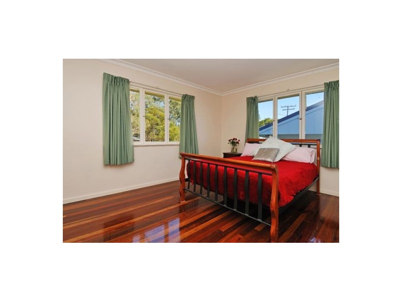 406 Richmond Rd, Cannon Hill QLD 4170