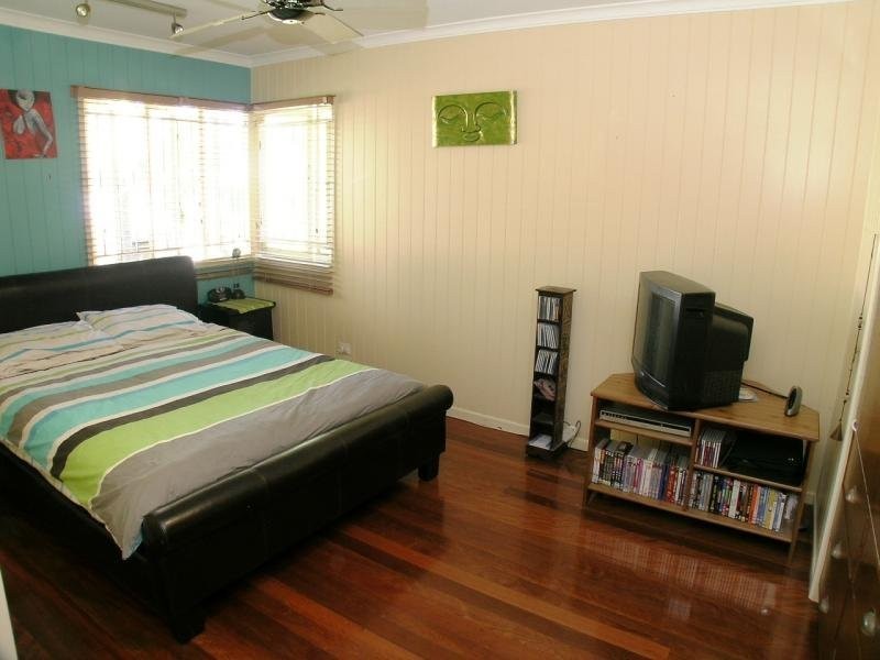 37 Carnelian St, Holland Park QLD 4121