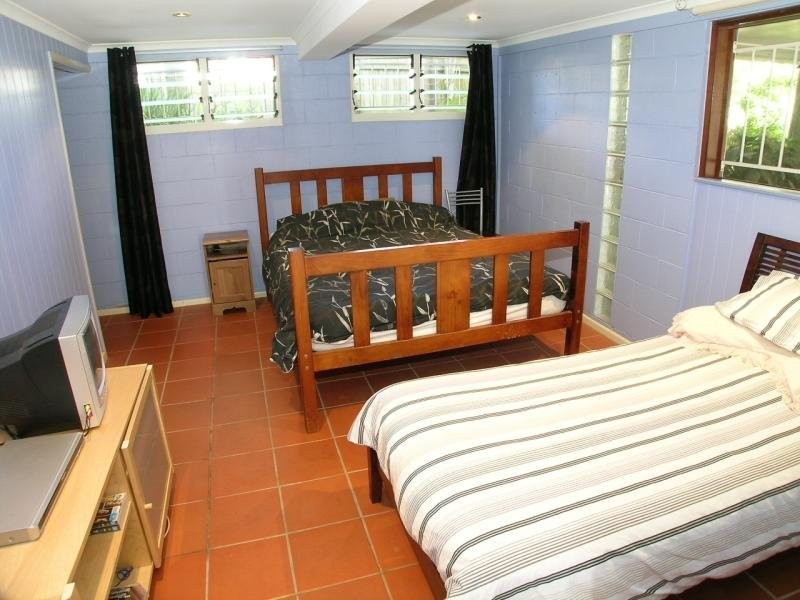 37 Carnelian St, Holland Park QLD 4121