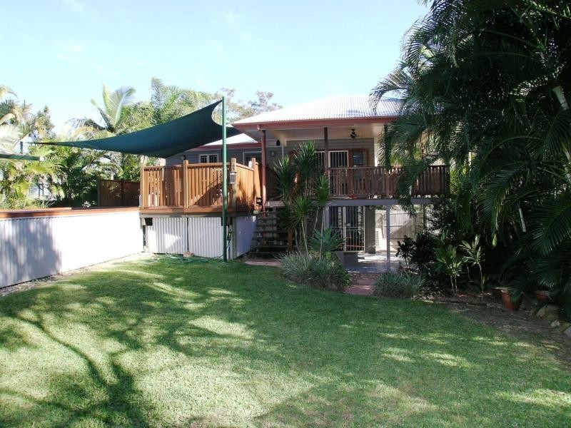 37 Carnelian St, Holland Park QLD 4121