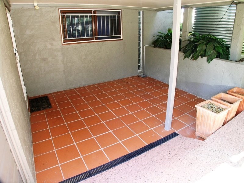 37 Carnelian St, Holland Park QLD 4121