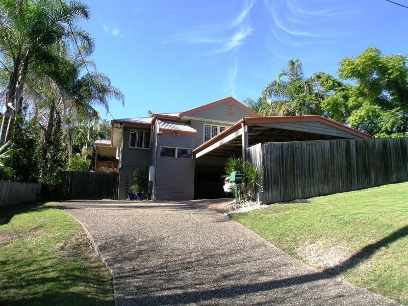 37 Carnelian St, Holland Park QLD 4121