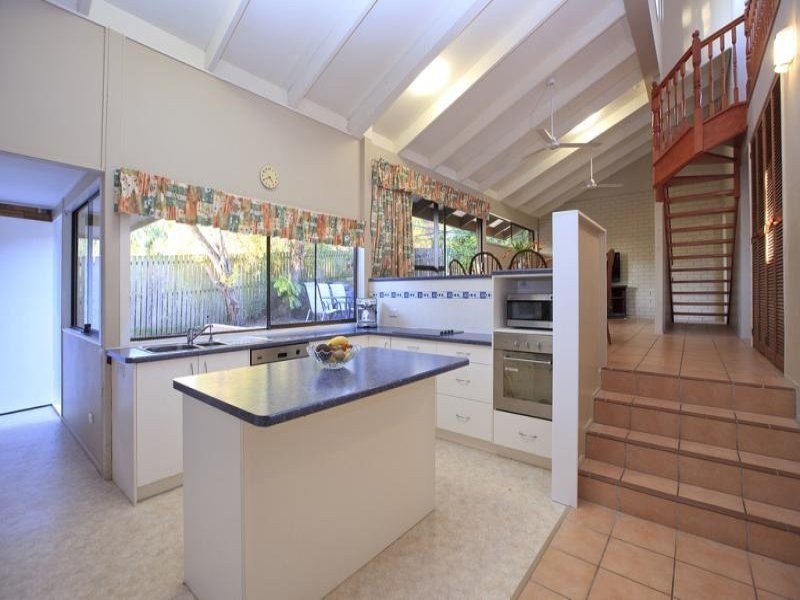 44 Luprena St, Mansfield QLD 4122