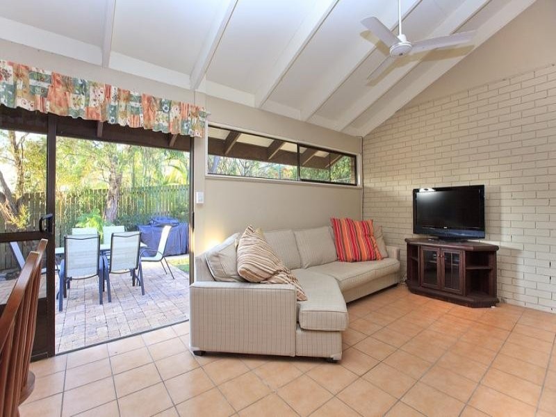 44 Luprena St, Mansfield QLD 4122