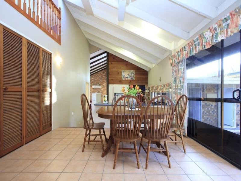 44 Luprena St, Mansfield QLD 4122