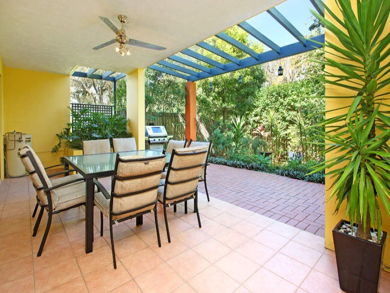 1/87 Victoria Terrace, Greenslopes QLD 4120