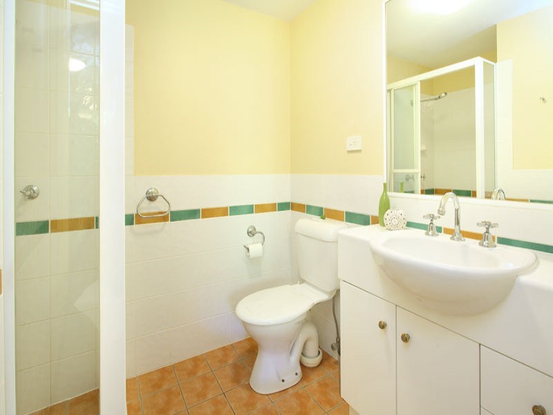1/87 Victoria Terrace, Greenslopes QLD 4120