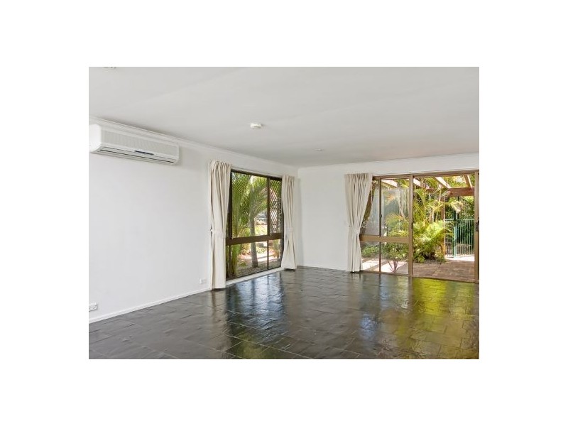 147 Sapphire Street, Holland Park QLD 4121