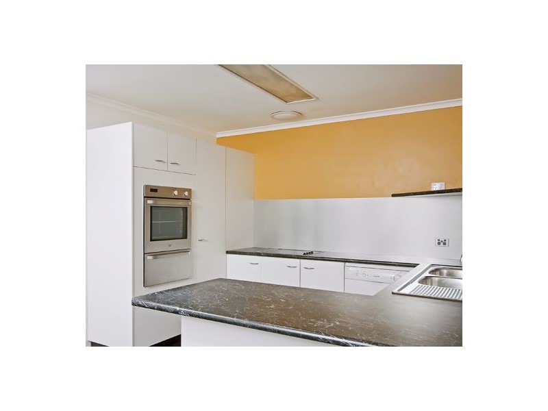 147 Sapphire Street, Holland Park QLD 4121