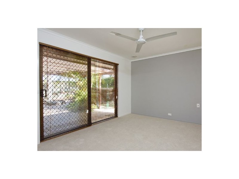 147 Sapphire Street, Holland Park QLD 4121