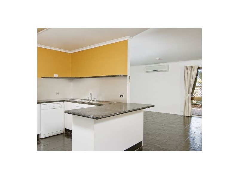 147 Sapphire Street, Holland Park QLD 4121