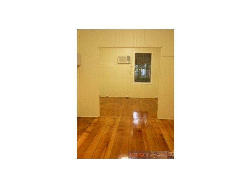21 Beaton Street, Coopers Plains QLD 4108
