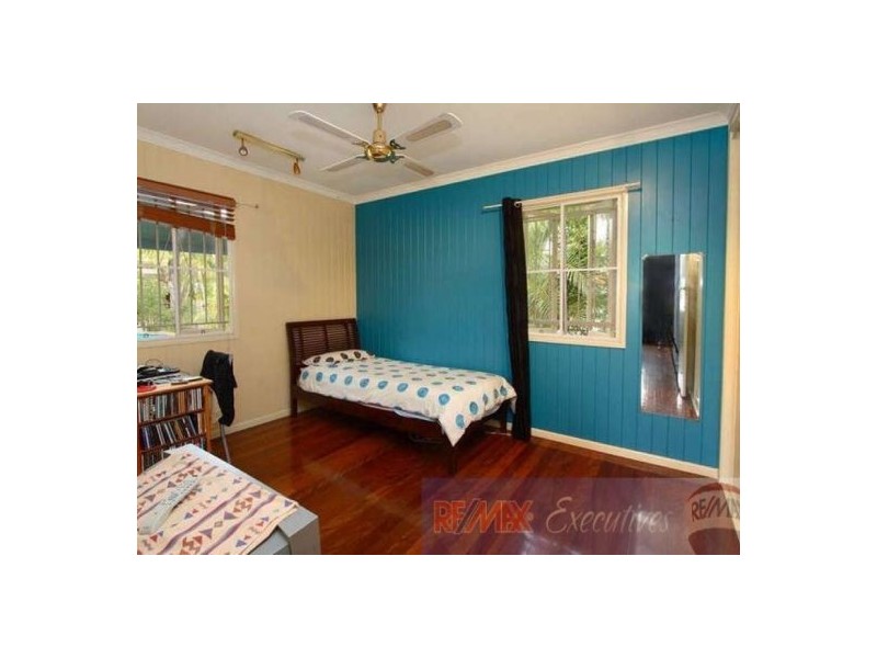 37 Carnelian  Street, Holland Park QLD 4121