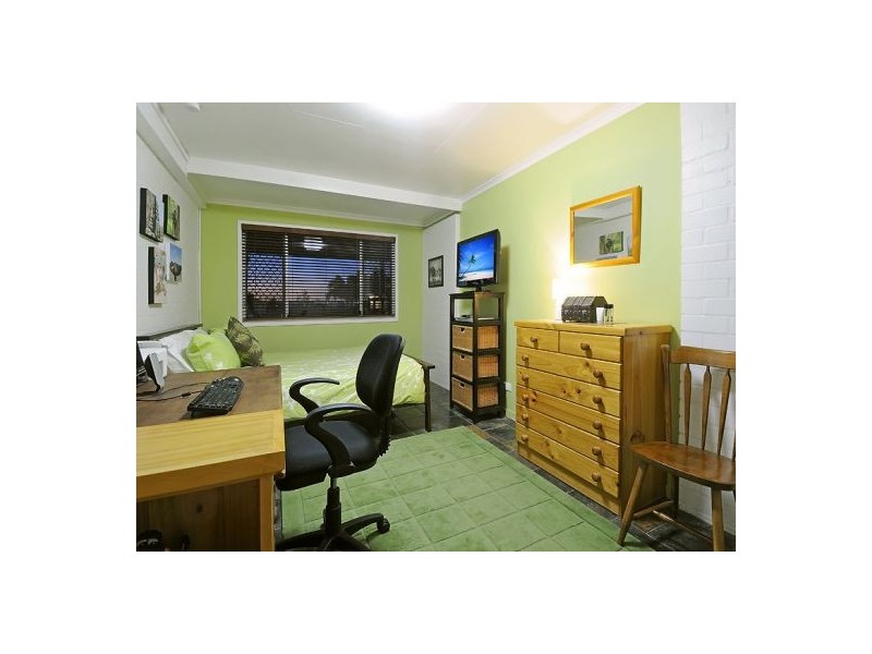 9 Kneale st, Holland Park West QLD 4121