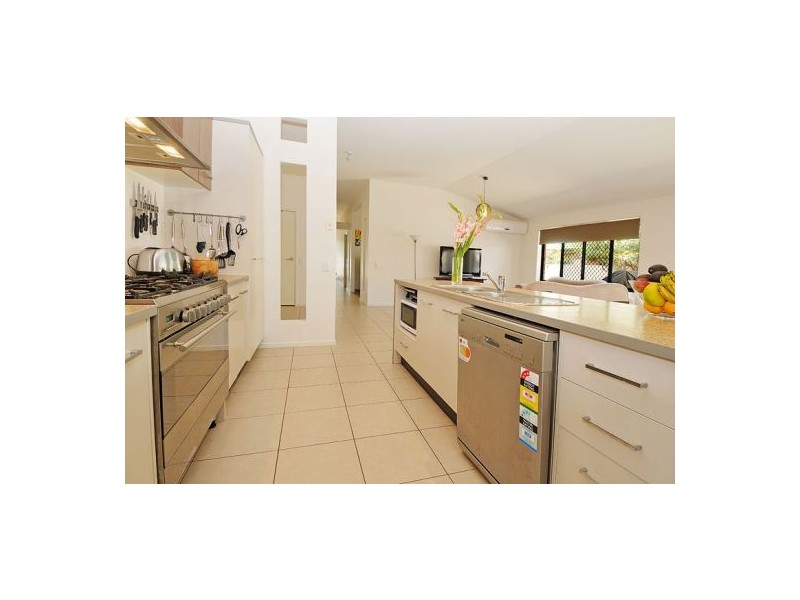 12 Reynolds St, Carindale QLD 4152