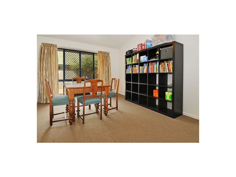 12 Reynolds St, Carindale QLD 4152