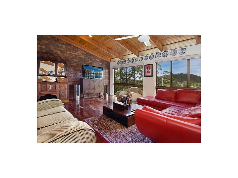 22 Cluden St, Holland Park West QLD 4121