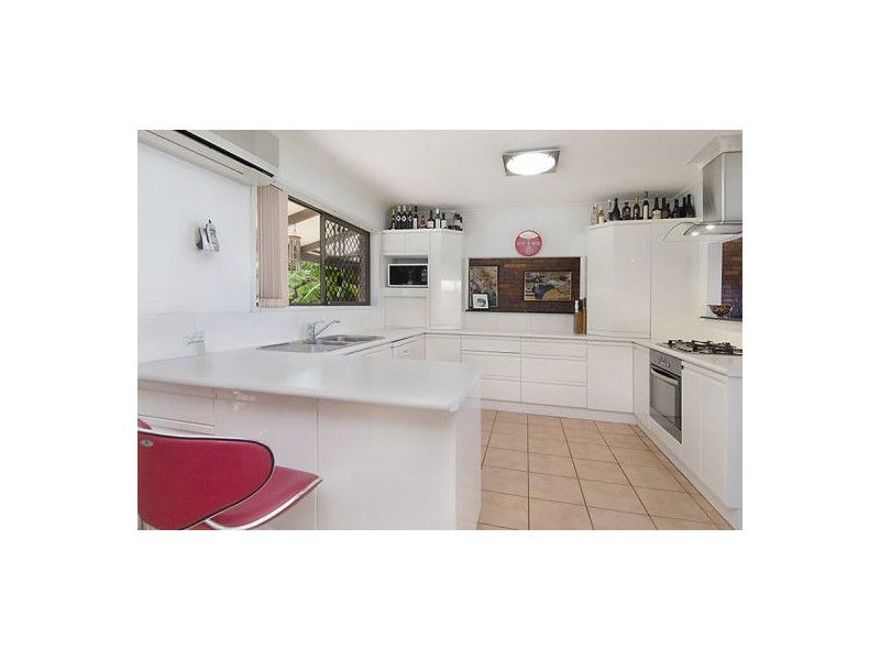 22 Cluden St, Holland Park West QLD 4121