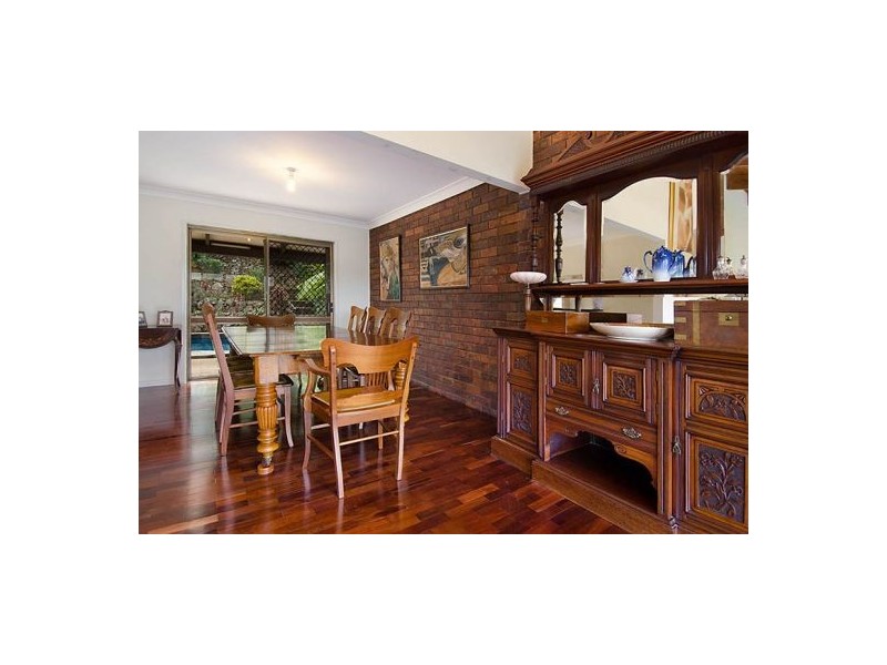 22 Cluden St, Holland Park West QLD 4121