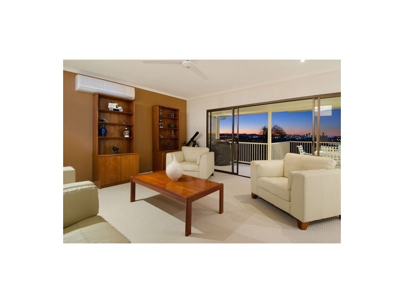 66 Kneale St, Holland Park West QLD 4121