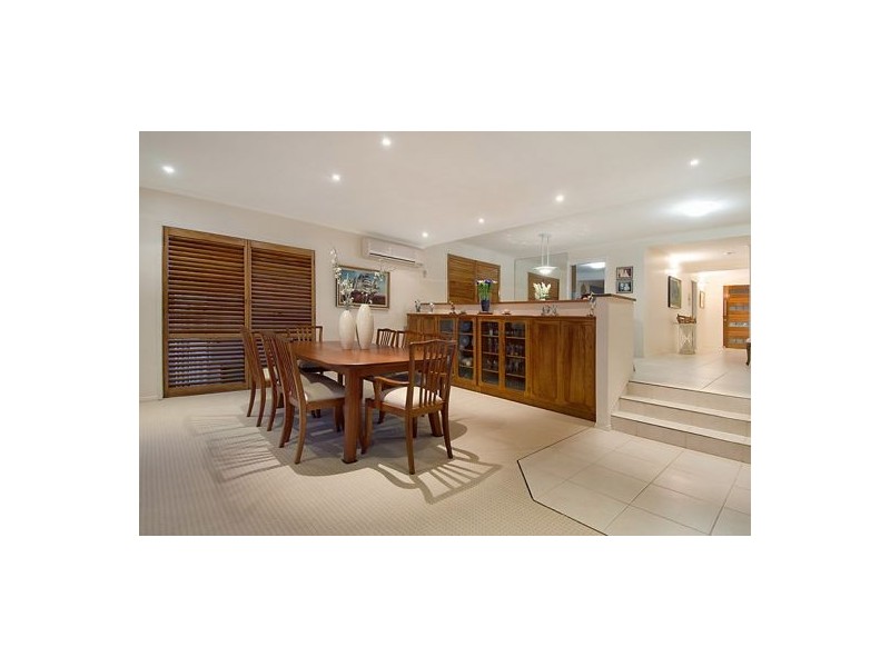 66 Kneale St, Holland Park West QLD 4121