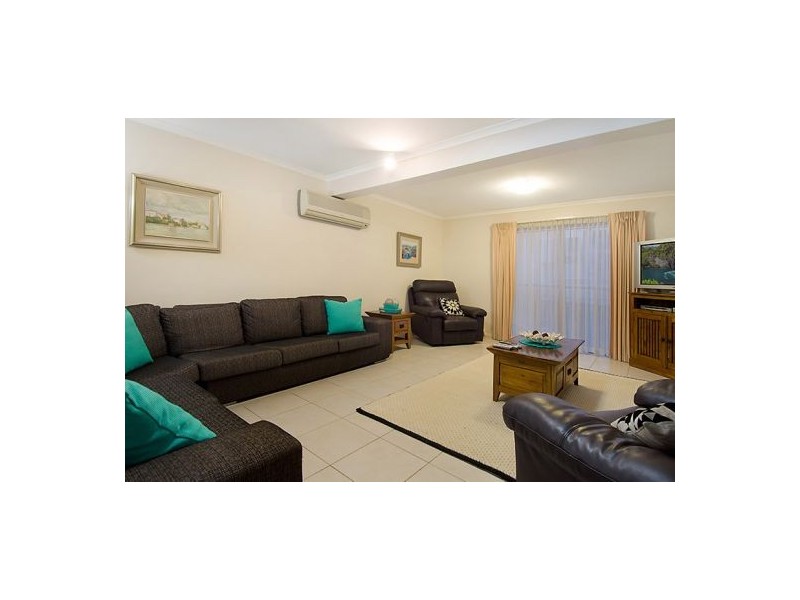 66 Kneale St, Holland Park West QLD 4121