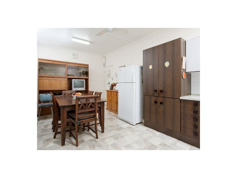 33.   Hobart Ave, Camp Hill QLD 4152