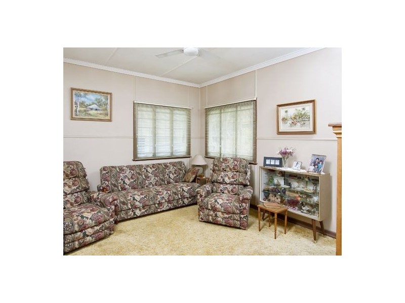 33.   Hobart Ave, Camp Hill QLD 4152