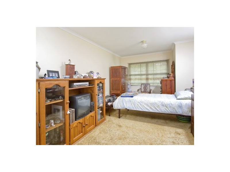 33.   Hobart Ave, Camp Hill QLD 4152