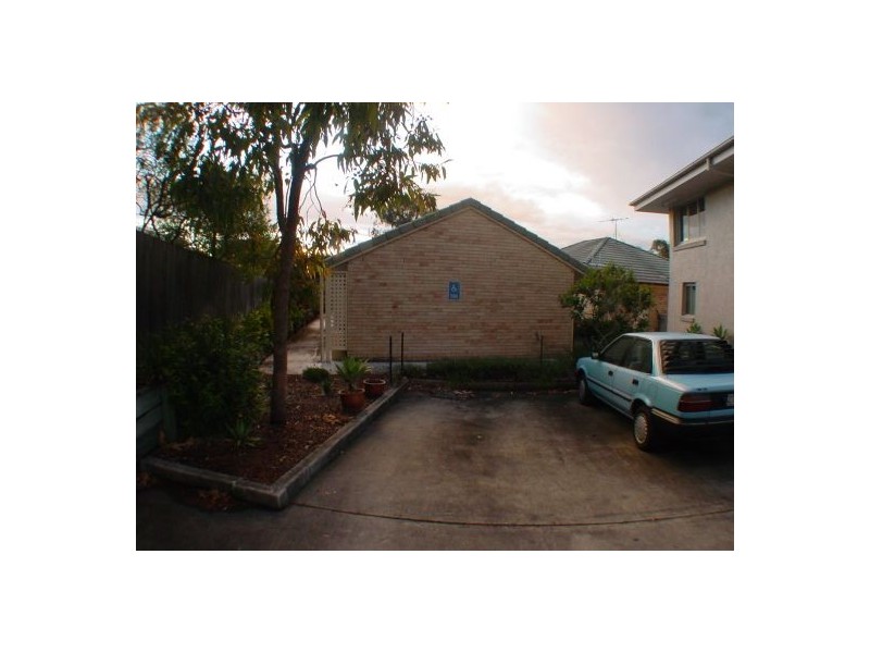 84 Junction Rd, Morningside QLD 4170