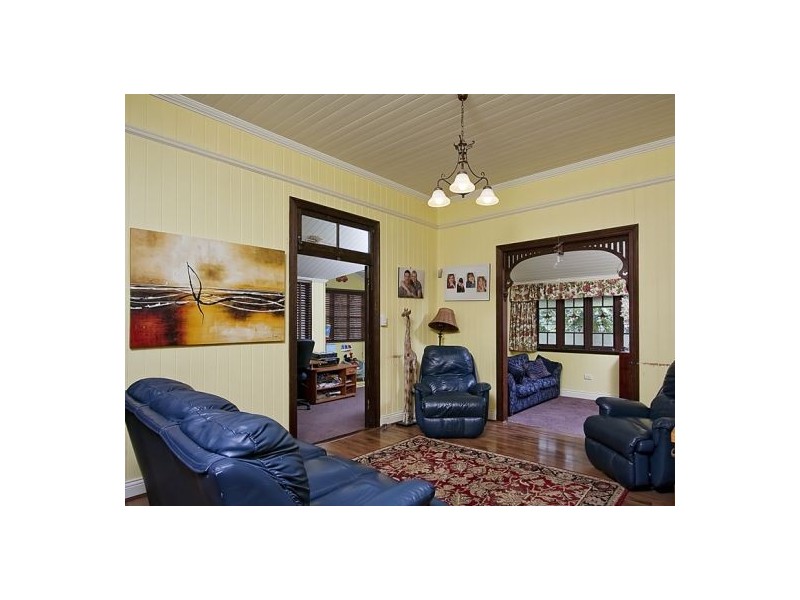 28  Marquis St, Greenslopes QLD 4120