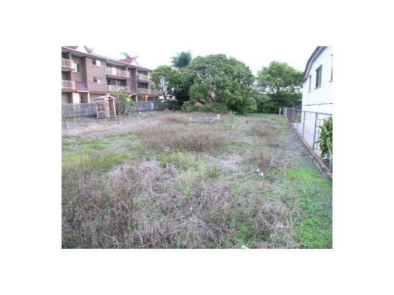 19 Gordon Street, Greenslopes QLD 4120