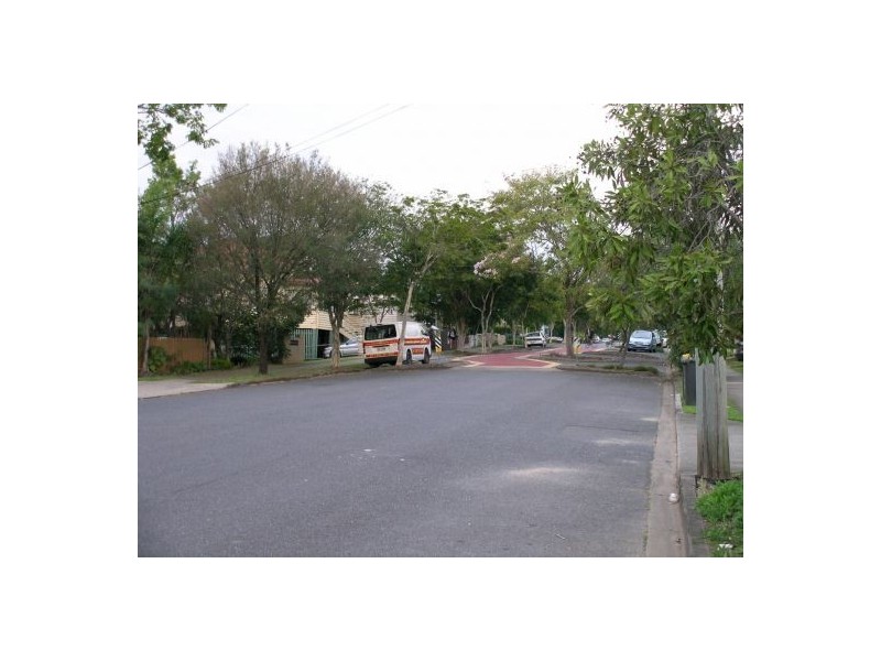 19 Gordon Street, Greenslopes QLD 4120