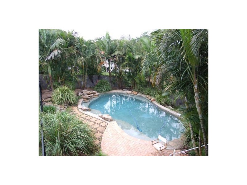 8 Princess Street, Camp Hill QLD 4152