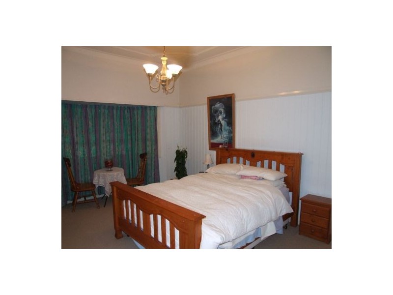 8 Princess Street, Camp Hill QLD 4152