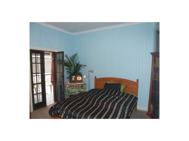 8 Princess Street, Camp Hill QLD 4152