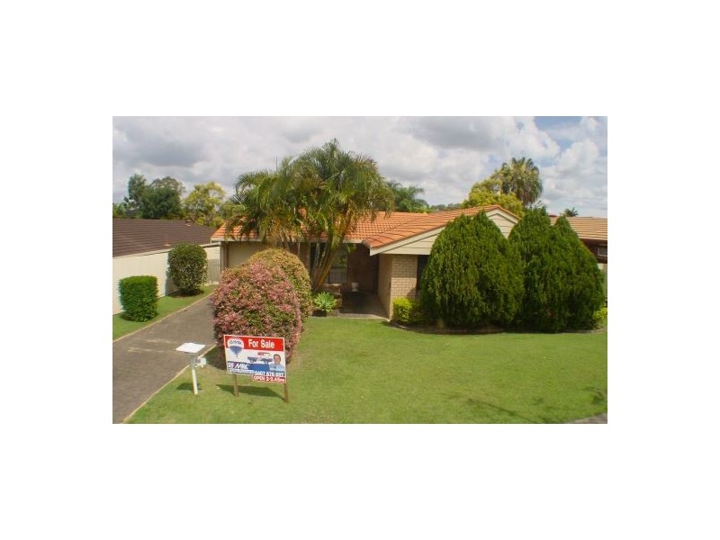89 Meadowlands Rd, Carindale QLD 4152